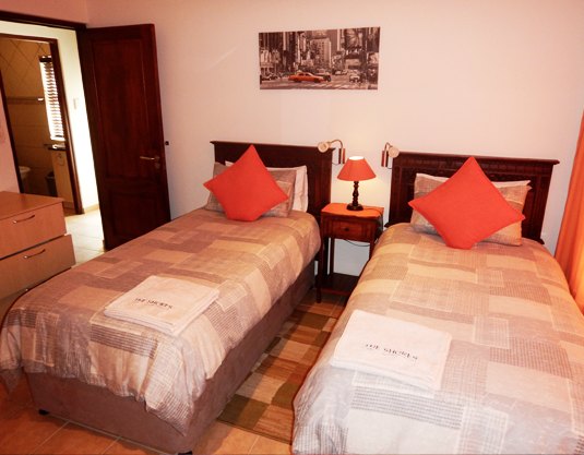 Twin bedroom